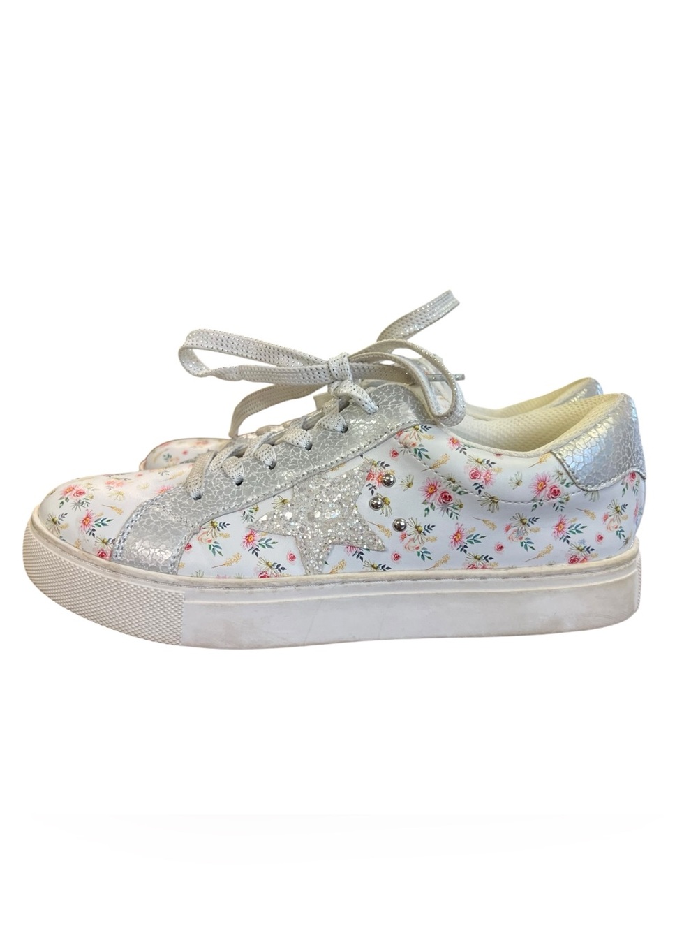 BOUTIQUE Hey Girl By Corky’s Girly Floral White Silver Metallic Sneakers Sz 7